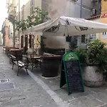 Pri Piratski Macki - At The Pirate Cat - Dal Gatto Pirata Διαμέρισμα *