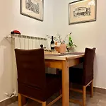 Pri Piratski Macki - At The Pirate Cat - Dal Gatto Pirata Κόπερ