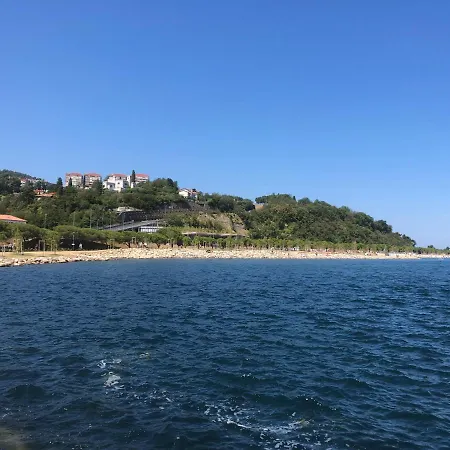 Pri Piratski Macki - At The Pirate Cat - Dal Gatto Pirata Koper