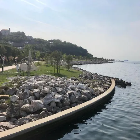 Pri Piratski Macki - At The Pirate Cat - Dal Gatto Pirata