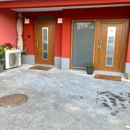 Pri Piratski Macki - At The Pirate Cat - Dal Gatto Pirata Koper