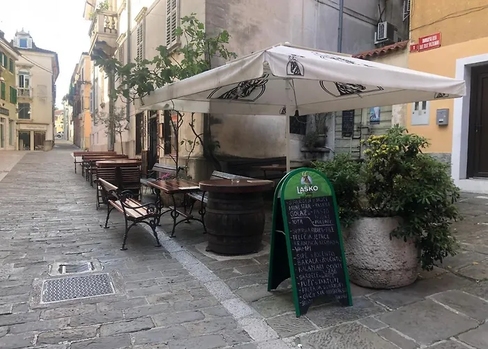 Pri Piratski Macki - At The Pirate Cat - Dal Gatto Pirata 아파트 *