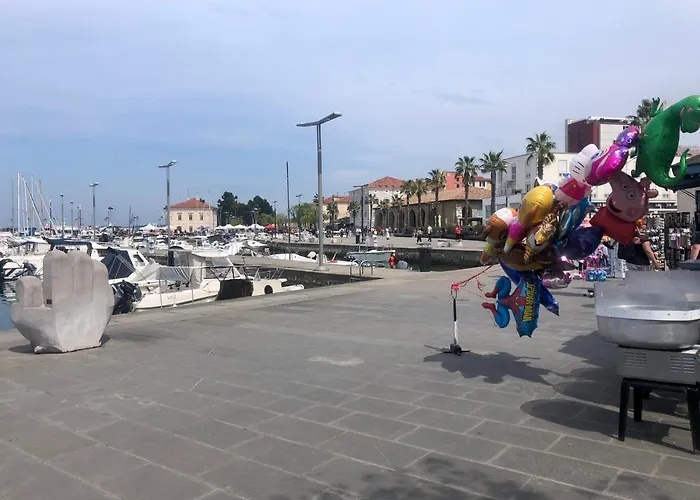 Pri Piratski Macki - At The Pirate Cat - Dal Gatto Pirata