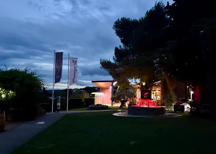 Pri Piratski Macki - At The Pirate Cat - Dal Gatto Pirata *