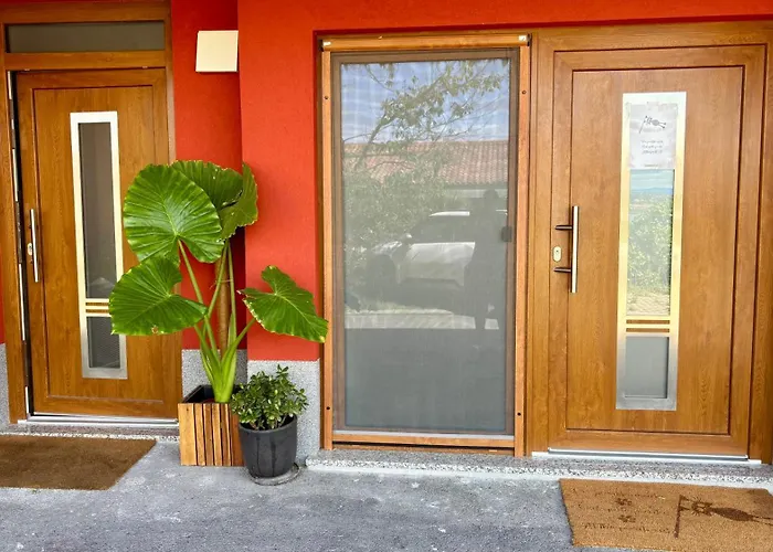 Pri Piratski Macki - At The Pirate Cat - Dal Gatto Pirata * Κόπερ